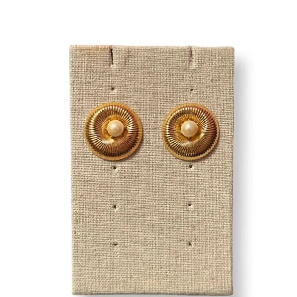 🤯5/$25🤯 Vintage Gold And Pearl Stud Earrings